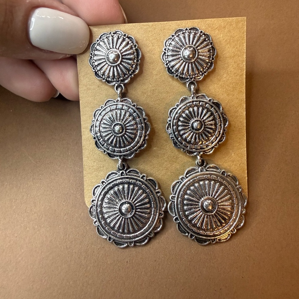 🩵BUNDLE AND SAVE 🩵(3/$16) Silver-Tone Triple Medallion Drop Earrings - Picture 1 of 2